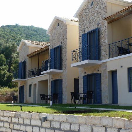 Ilianthos Apartments & Studios Mikros Gialos Bagian luar foto