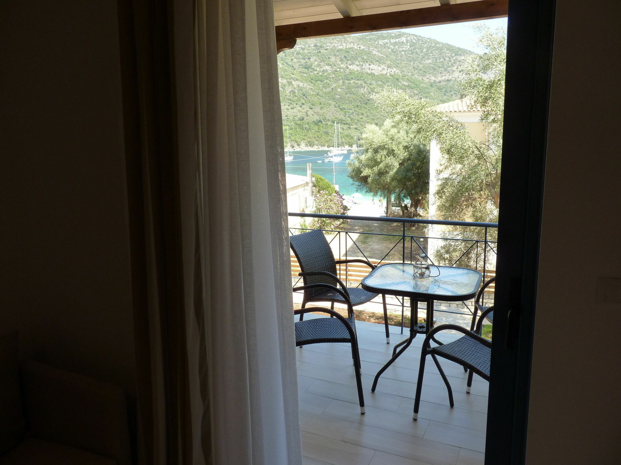 Ilianthos Apartments & Studios Mikros Gialos Bagian luar foto