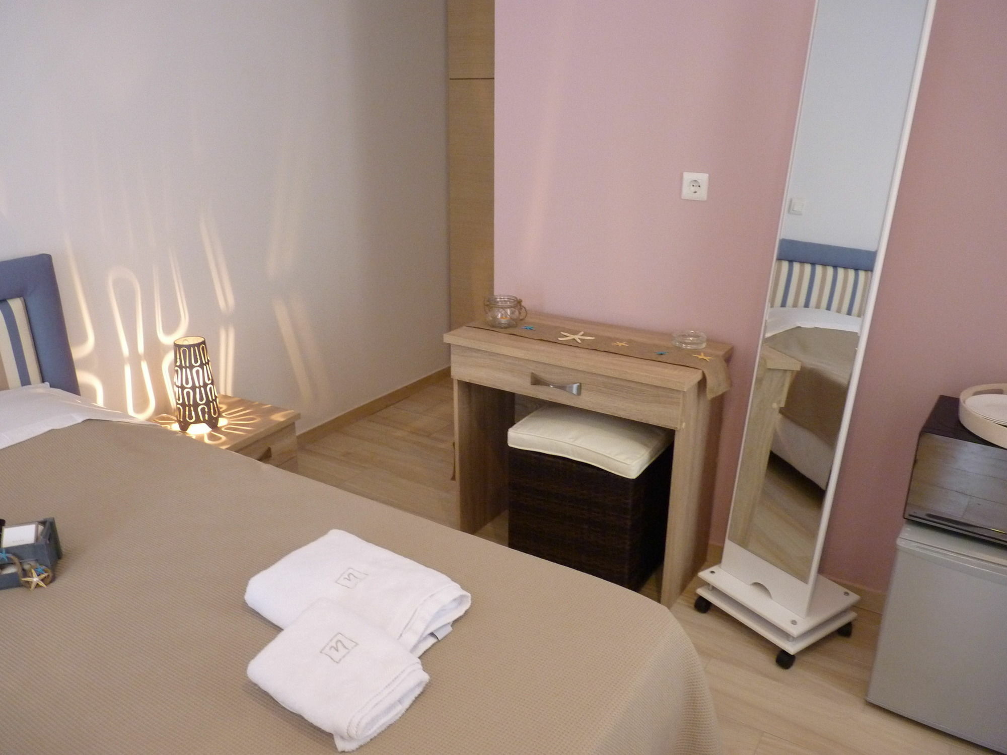 Ilianthos Apartments & Studios Mikros Gialos Bagian luar foto
