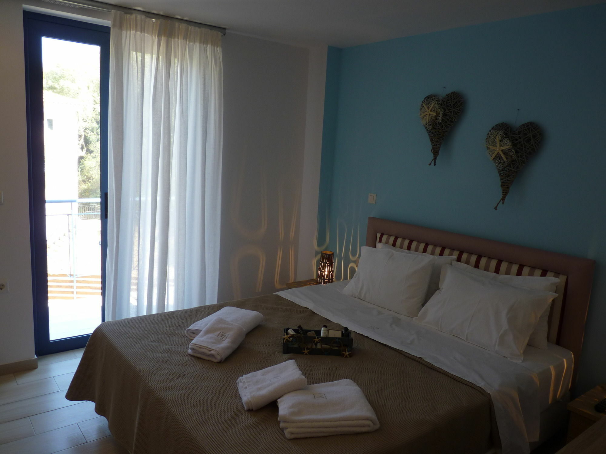 Ilianthos Apartments & Studios Mikros Gialos Bagian luar foto