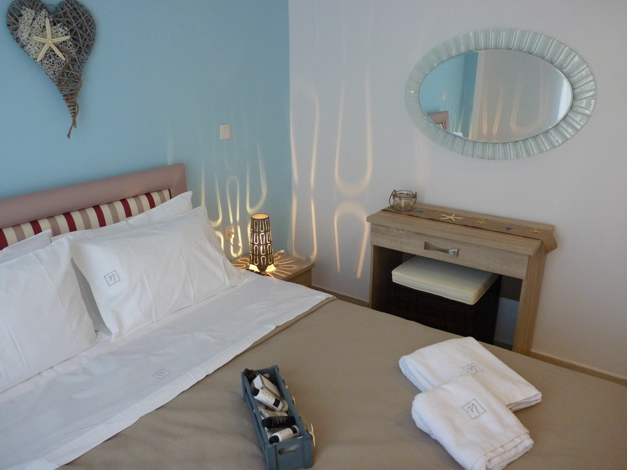 Ilianthos Apartments & Studios Mikros Gialos Bagian luar foto