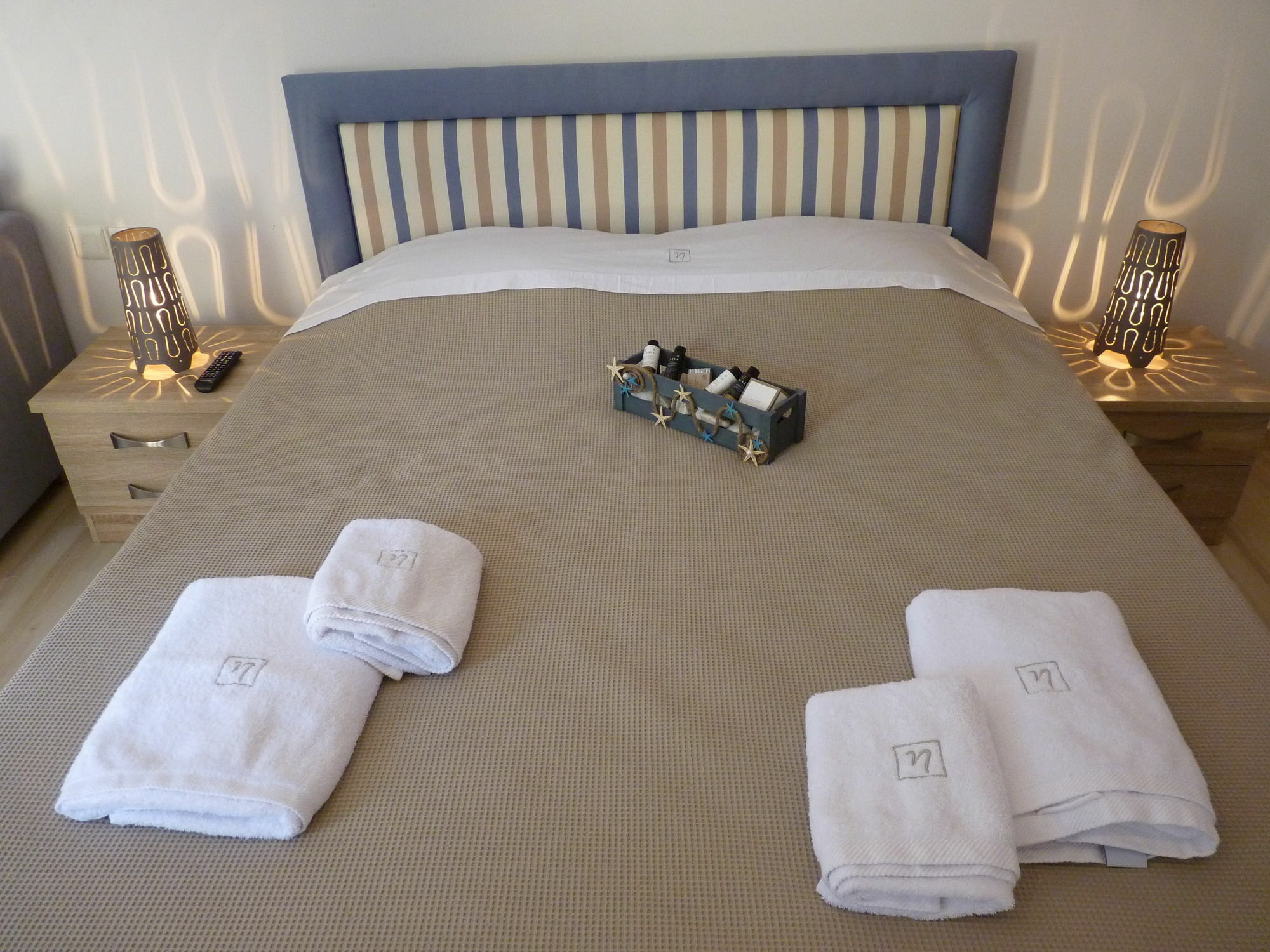 Ilianthos Apartments & Studios Mikros Gialos Bagian luar foto