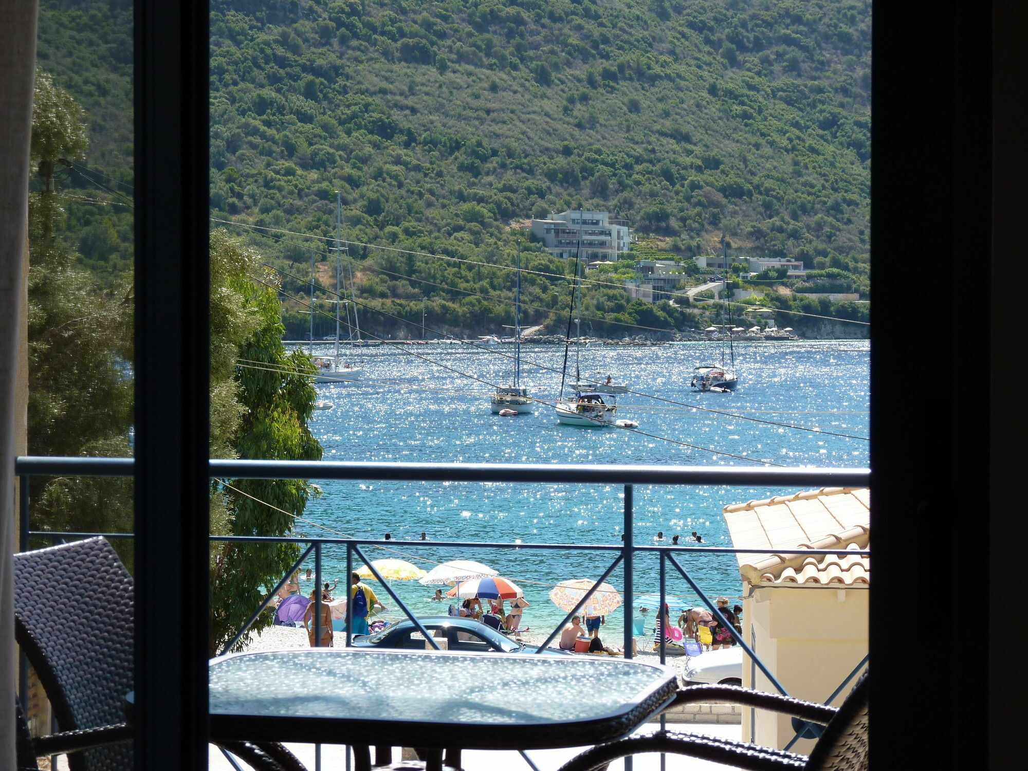 Ilianthos Apartments & Studios Mikros Gialos Bagian luar foto
